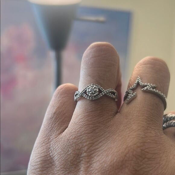 10K White Gold .35 Carat Twisted Band Ring - Picture 1 of 4